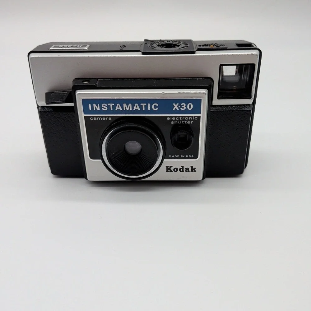 Vintage Kodak Instamatic X-30 Point & Shoot Film Camera Collectible Untested